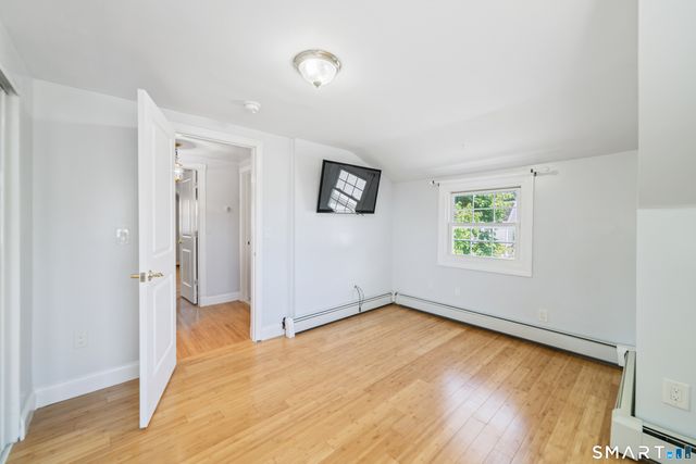 15 Fenway Drive, Hamden, CT 06517