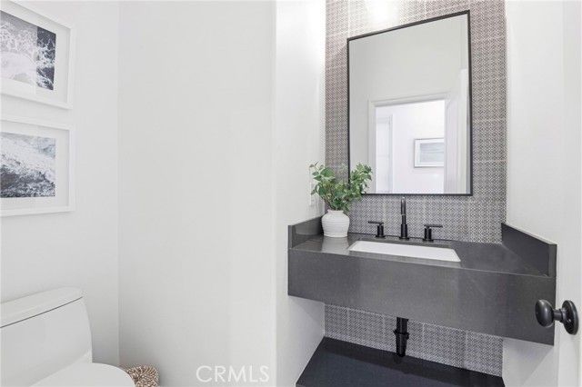 21 Portmarnoch Court, Laguna Hills, CA 92679