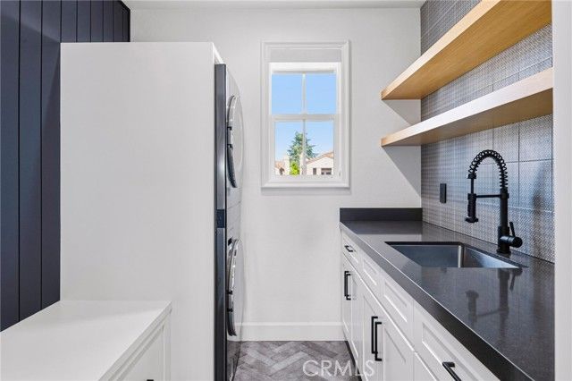 21 Portmarnoch Court, Laguna Hills, CA 92679