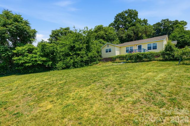 412 W Davidson Avenue, Gastonia, NC 28052