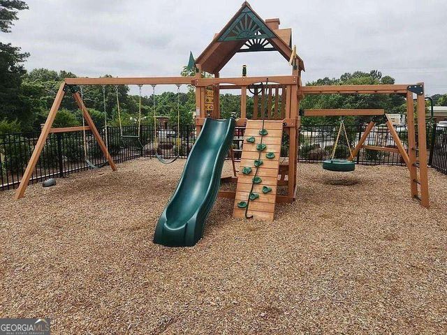 1643 Villageside Court, Lawrenceville, GA 30043