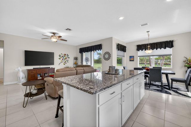 7697 NW Greenbank Circle, Port St. Lucie, FL 34987