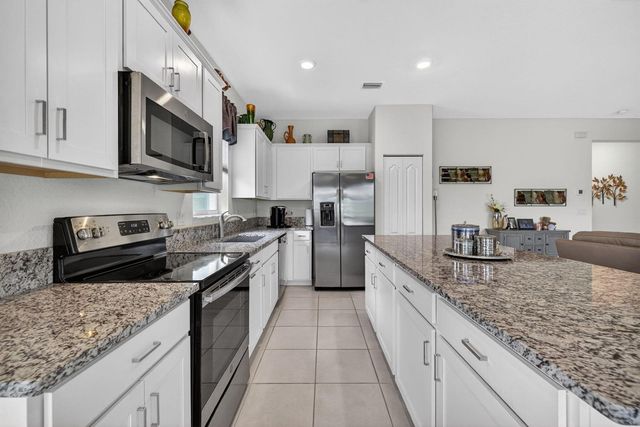 7697 NW Greenbank Circle, Port St. Lucie, FL 34987