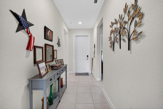 7697 NW Greenbank Circle, Port St. Lucie, FL 34987