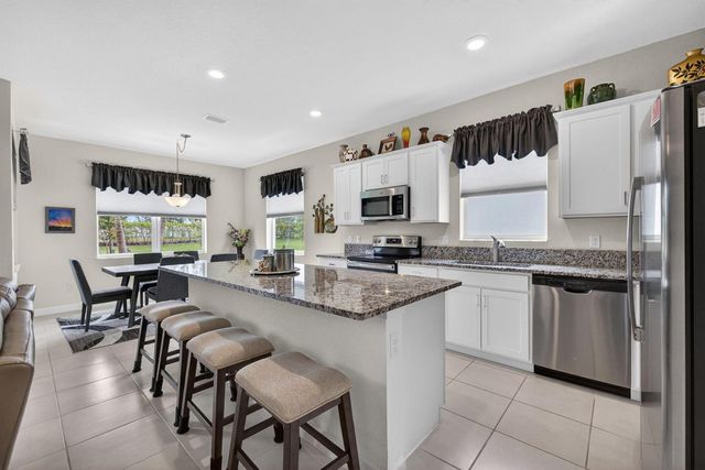 7697 NW Greenbank Circle, Port St. Lucie, FL 34987