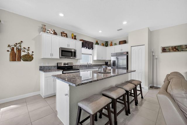 7697 NW Greenbank Circle, Port St. Lucie, FL 34987