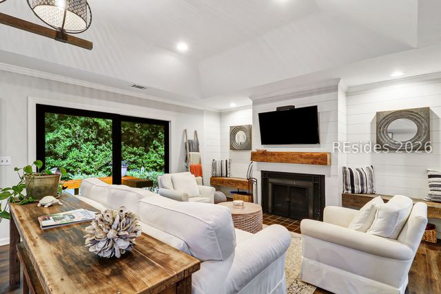 52 Otter Rd, Hilton Head Island, SC 29928