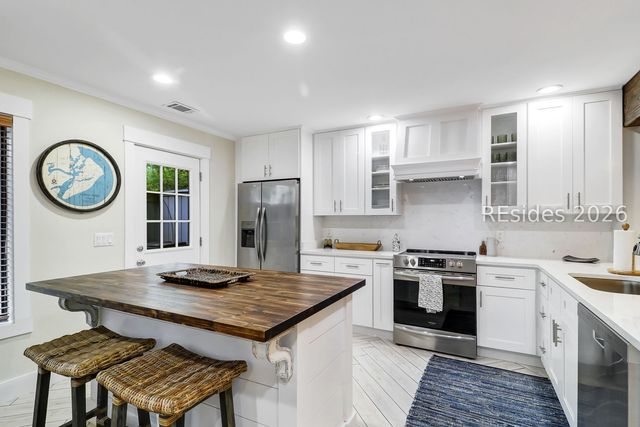 52 Otter Rd, Hilton Head Island, SC 29928