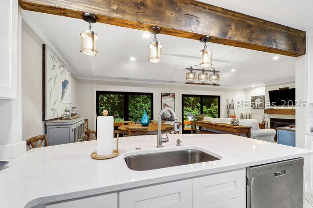 52 Otter Rd, Hilton Head Island, SC 29928