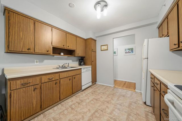 10 Oakwood Terrace 107, New Windsor, NY 12553