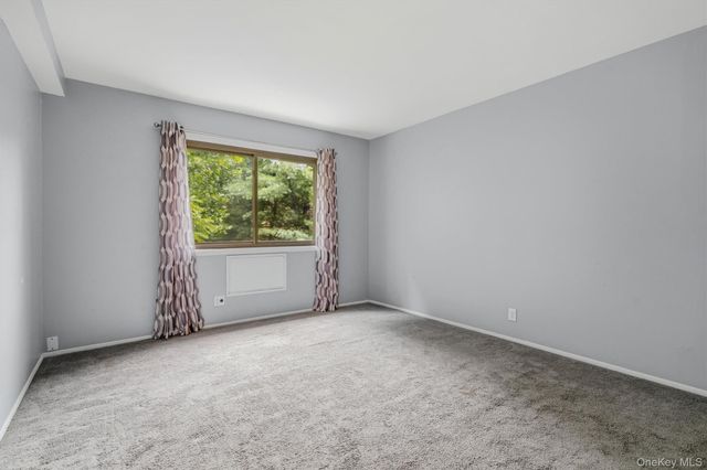 10 Oakwood Terrace 107, New Windsor, NY 12553