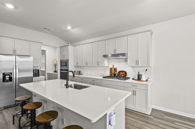 531 Sue Peaks LOOP, Dripping Springs, TX 78620