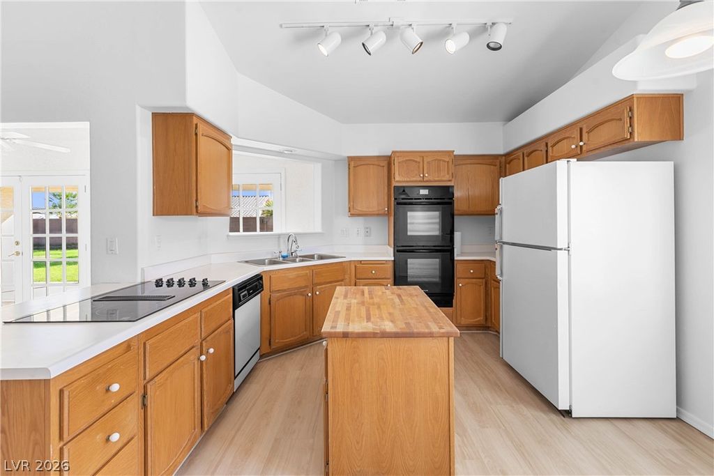 3616 Fox Glen Parkway, Las Vegas, NV 89108 — photo 3