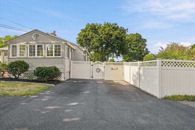 1 Will Sawyer St, Peabody, MA 01960
