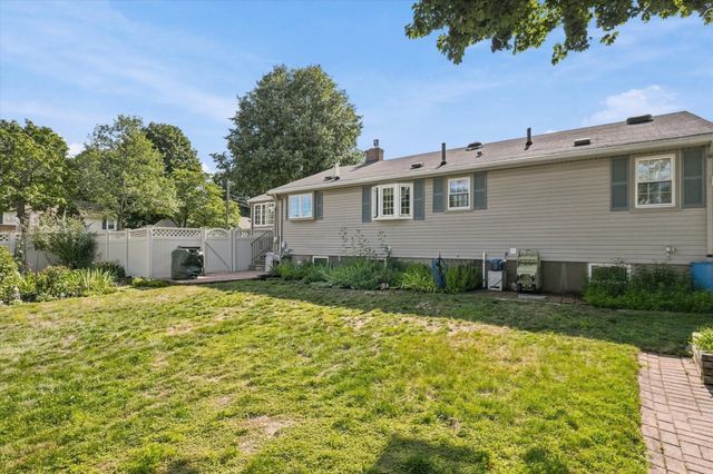1 Will Sawyer St, Peabody, MA 01960