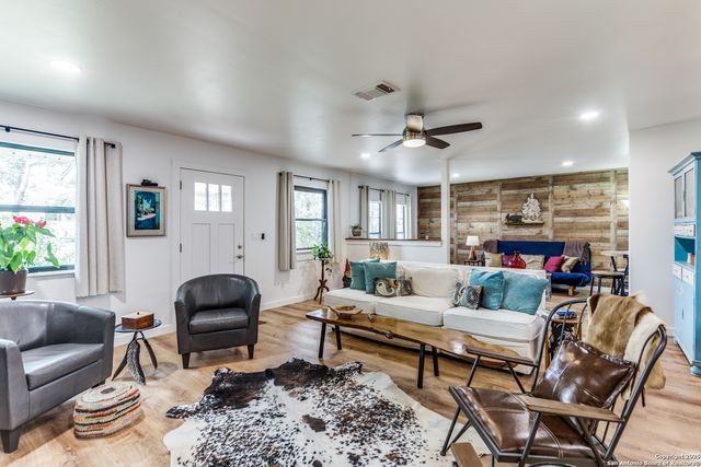 103 AMBER DR, Comfort, TX 78013