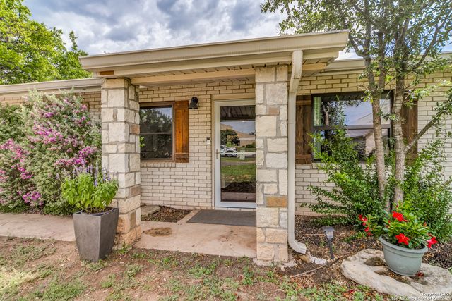 103 AMBER DR, Comfort, TX 78013