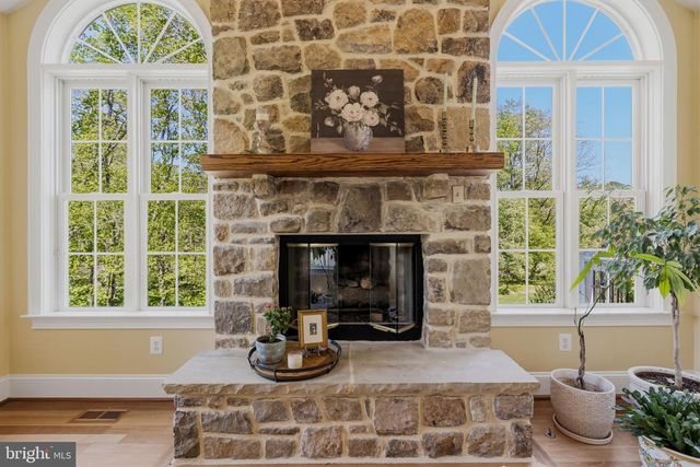 19 W BRANCH LN, West Chester, PA 19382