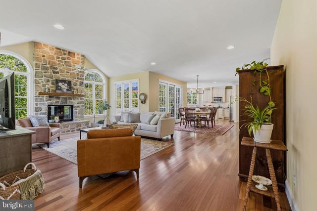 19 W BRANCH LN, West Chester, PA 19382