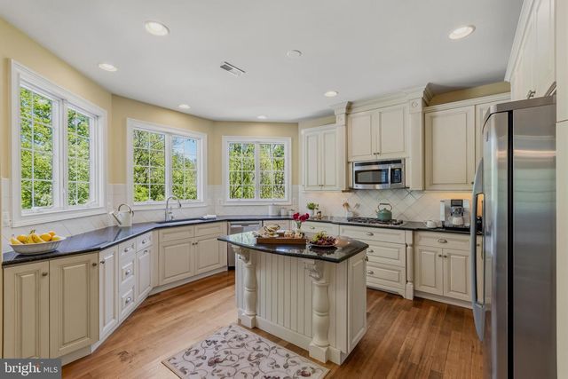 19 W BRANCH LN, West Chester, PA 19382