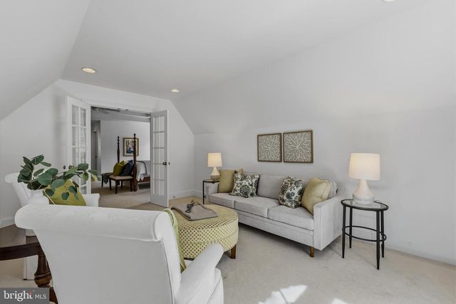 19 W BRANCH LN, West Chester, PA 19382