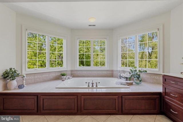19 W BRANCH LN, West Chester, PA 19382