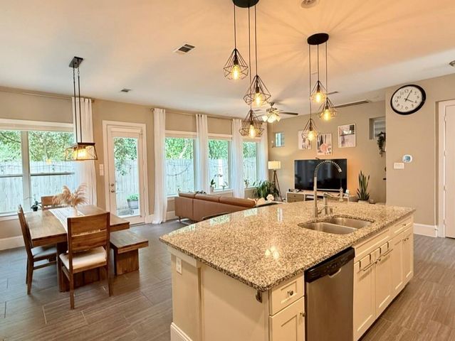 8809 Ashbloom Lane, Houston, TX 77080