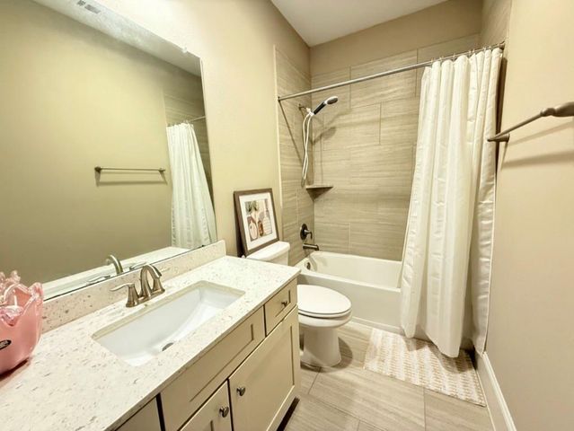 8809 Ashbloom Lane, Houston, TX 77080