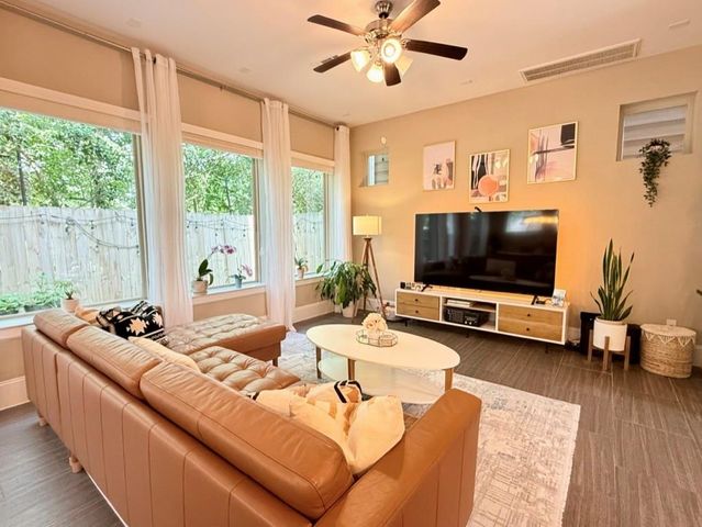 8809 Ashbloom Lane, Houston, TX 77080