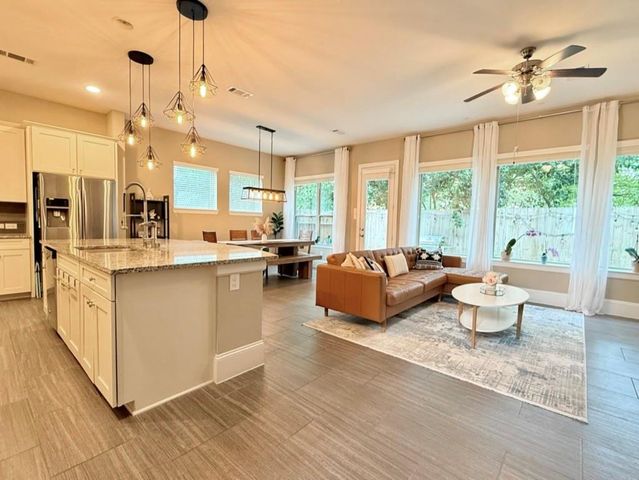 8809 Ashbloom Lane, Houston, TX 77080