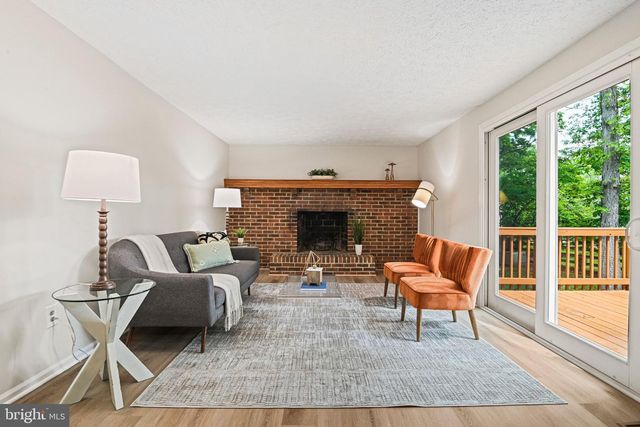 12528 CLIFF EDGE DR, Herndon, VA 20170