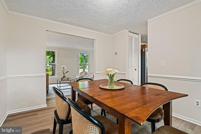 12528 CLIFF EDGE DR, Herndon, VA 20170