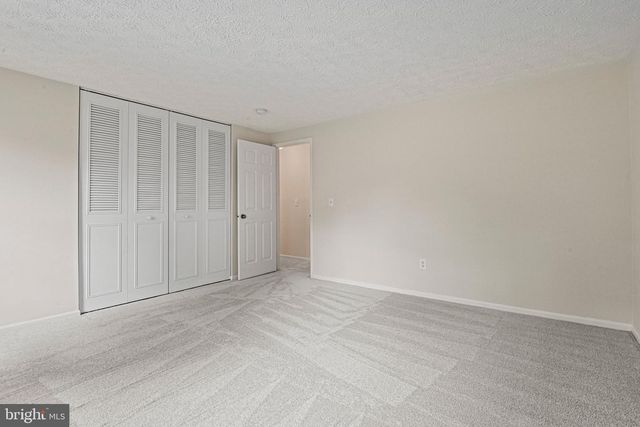 12528 CLIFF EDGE DR, Herndon, VA 20170