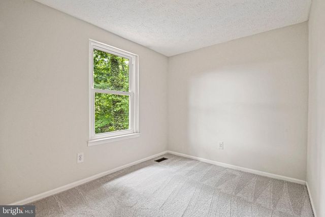 12528 CLIFF EDGE DR, Herndon, VA 20170