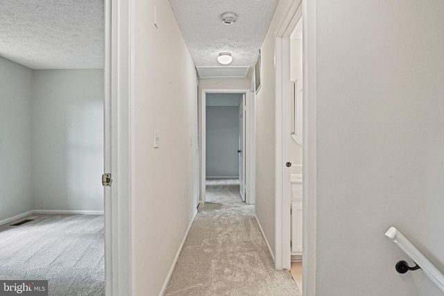 12528 CLIFF EDGE DR, Herndon, VA 20170