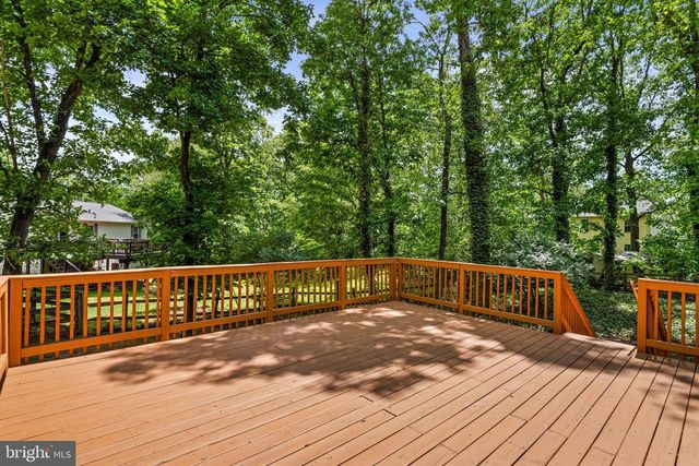 12528 CLIFF EDGE DR, Herndon, VA 20170