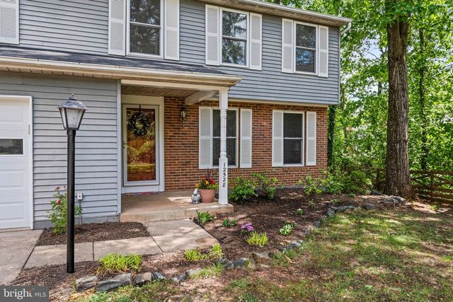 12528 CLIFF EDGE DR, Herndon, VA 20170