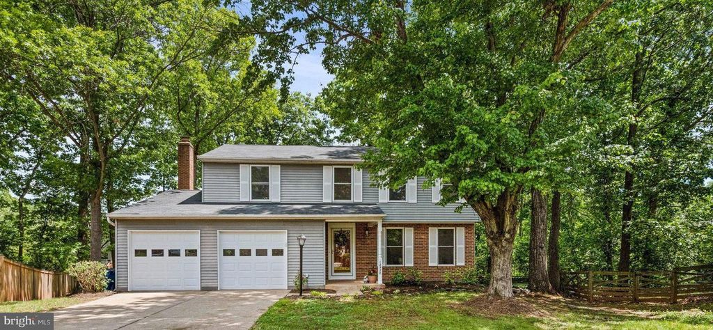 12528 CLIFF EDGE DR, Herndon, VA 20170