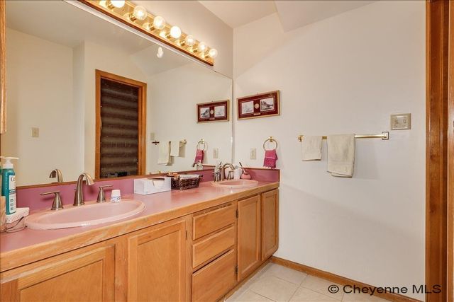 5419 HYNDS BLVD, Cheyenne, WY 82009