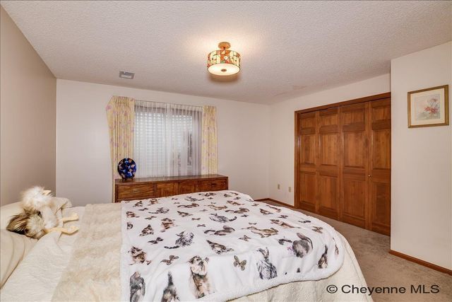 5419 HYNDS BLVD, Cheyenne, WY 82009
