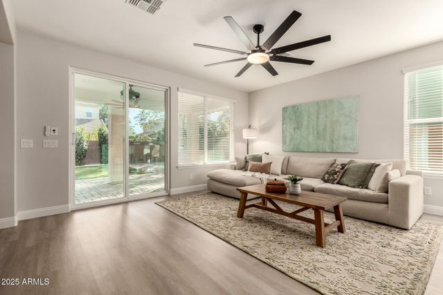 3955 E MESQUITE Street, Gilbert, AZ 85296