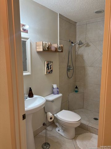 8811 Thatch, San Antonio, TX 78240