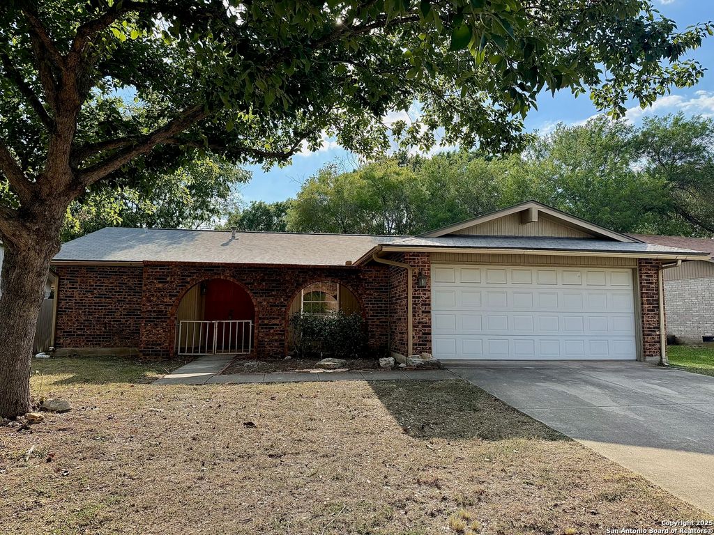 8811 Thatch, San Antonio, TX 78240