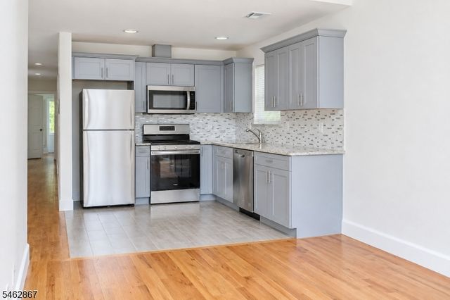 83 Stuyvesant Ave, Newark City, NJ 07106