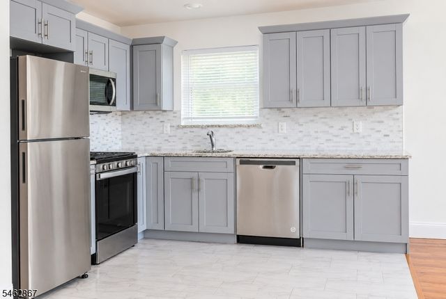 83 Stuyvesant Ave, Newark City, NJ 07106