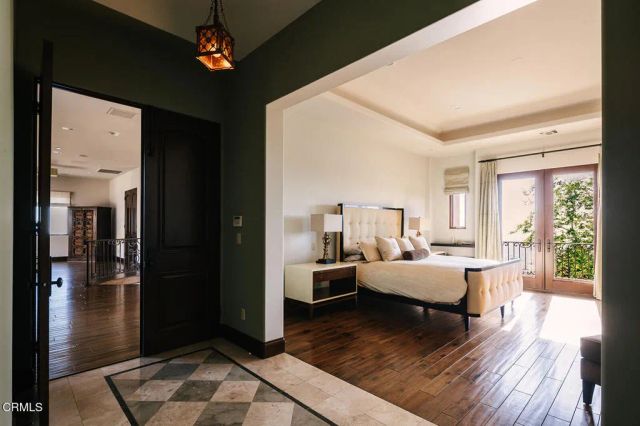 2330 Crystal Lane, Pasadena, CA 91107