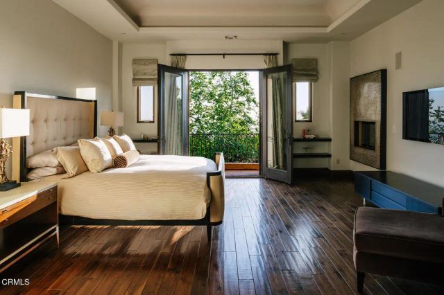 2330 Crystal Lane, Pasadena, CA 91107