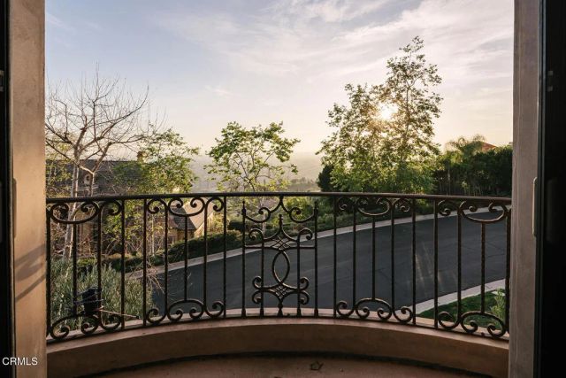 2330 Crystal Lane, Pasadena, CA 91107