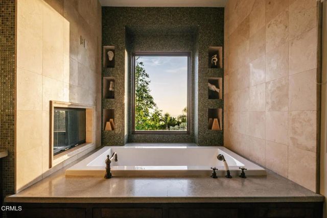 2330 Crystal Lane, Pasadena, CA 91107