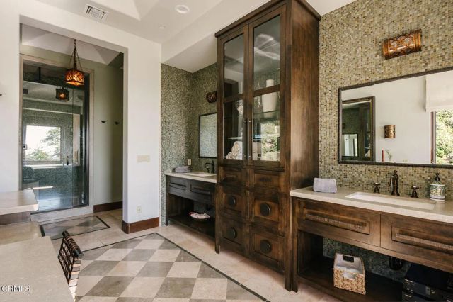 2330 Crystal Lane, Pasadena, CA 91107